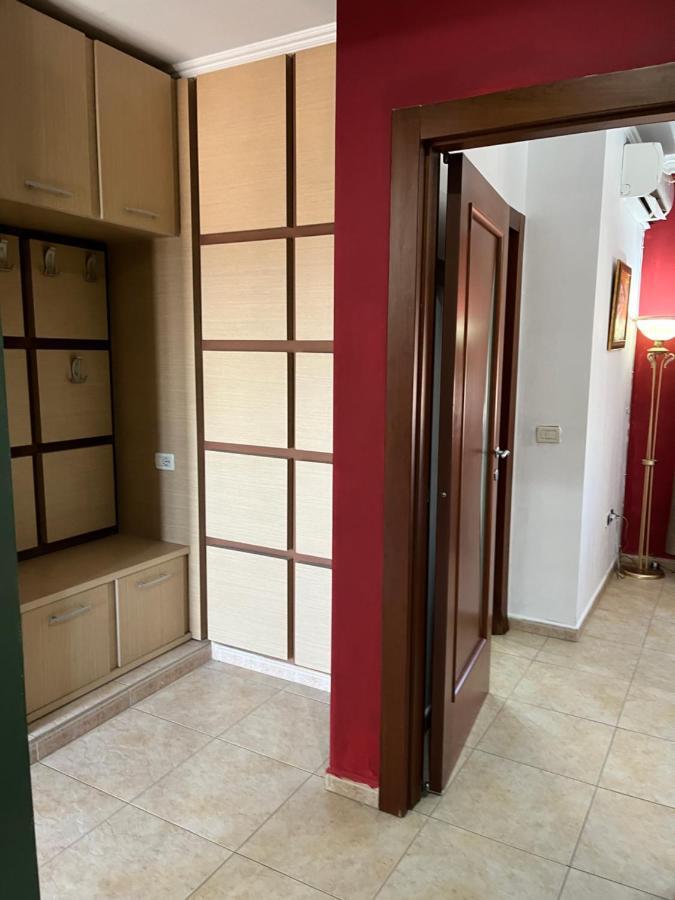 Skanderbeg Square EXPLORER APARTMENTS Tirana Exterior foto